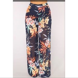 Fashion Nova Tropical Palazzo Pants Small